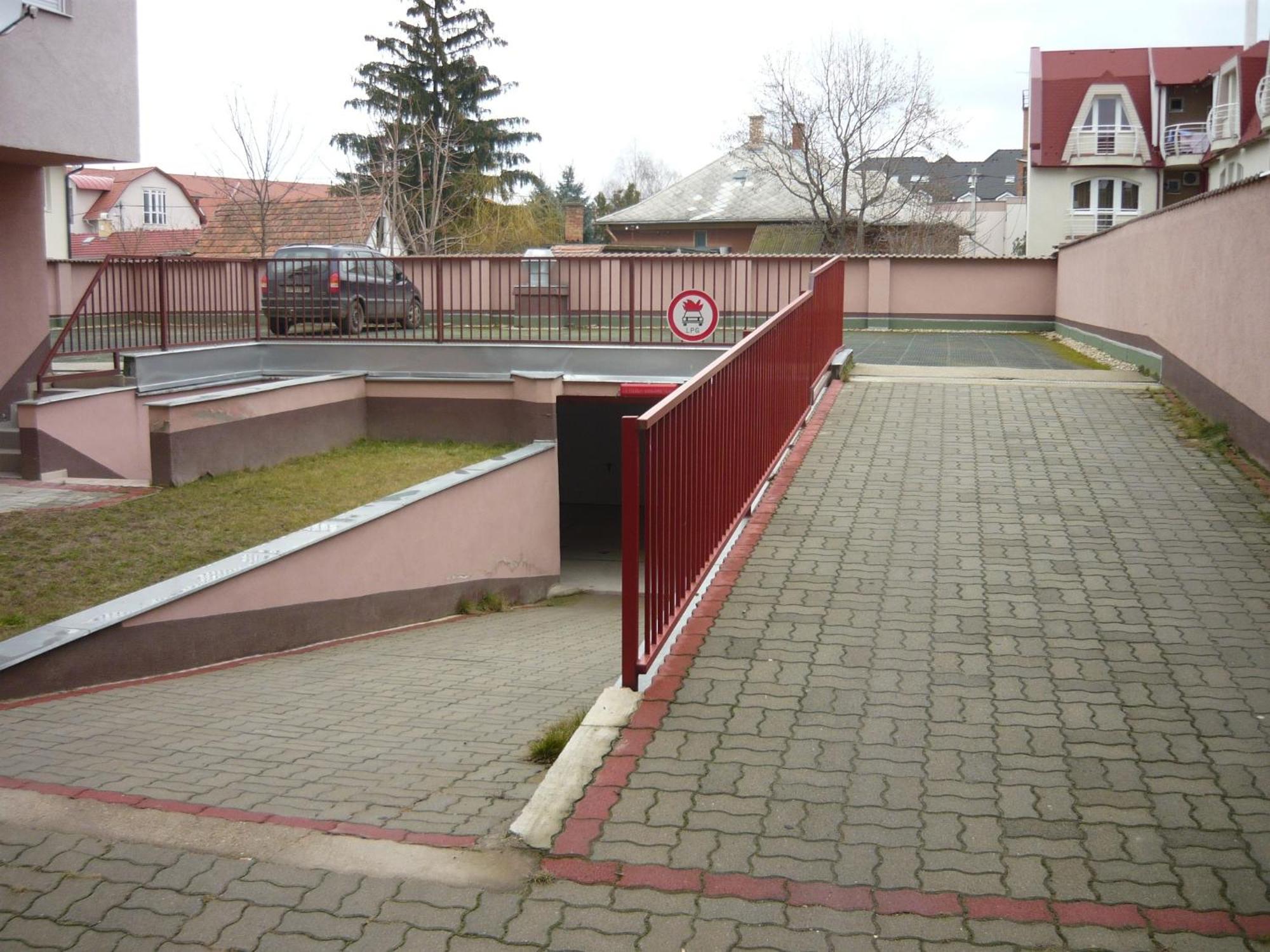 Lux Apartmanok Hajdúszoboszló Exterior foto